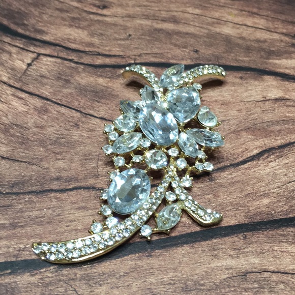 Statement Brooch silver stones,gold tone metal NEW - Picture 5 of 15